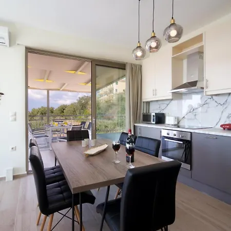 Lassi Fos Argostoli (Kefalonia)